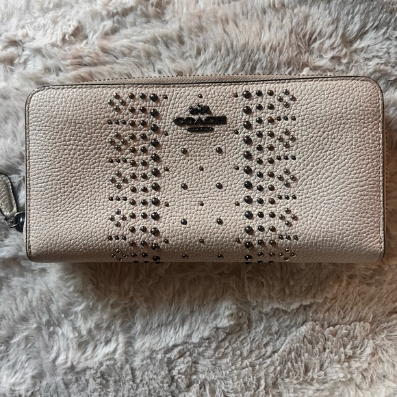 Coach Wallet EUC - Picture 2 of 3